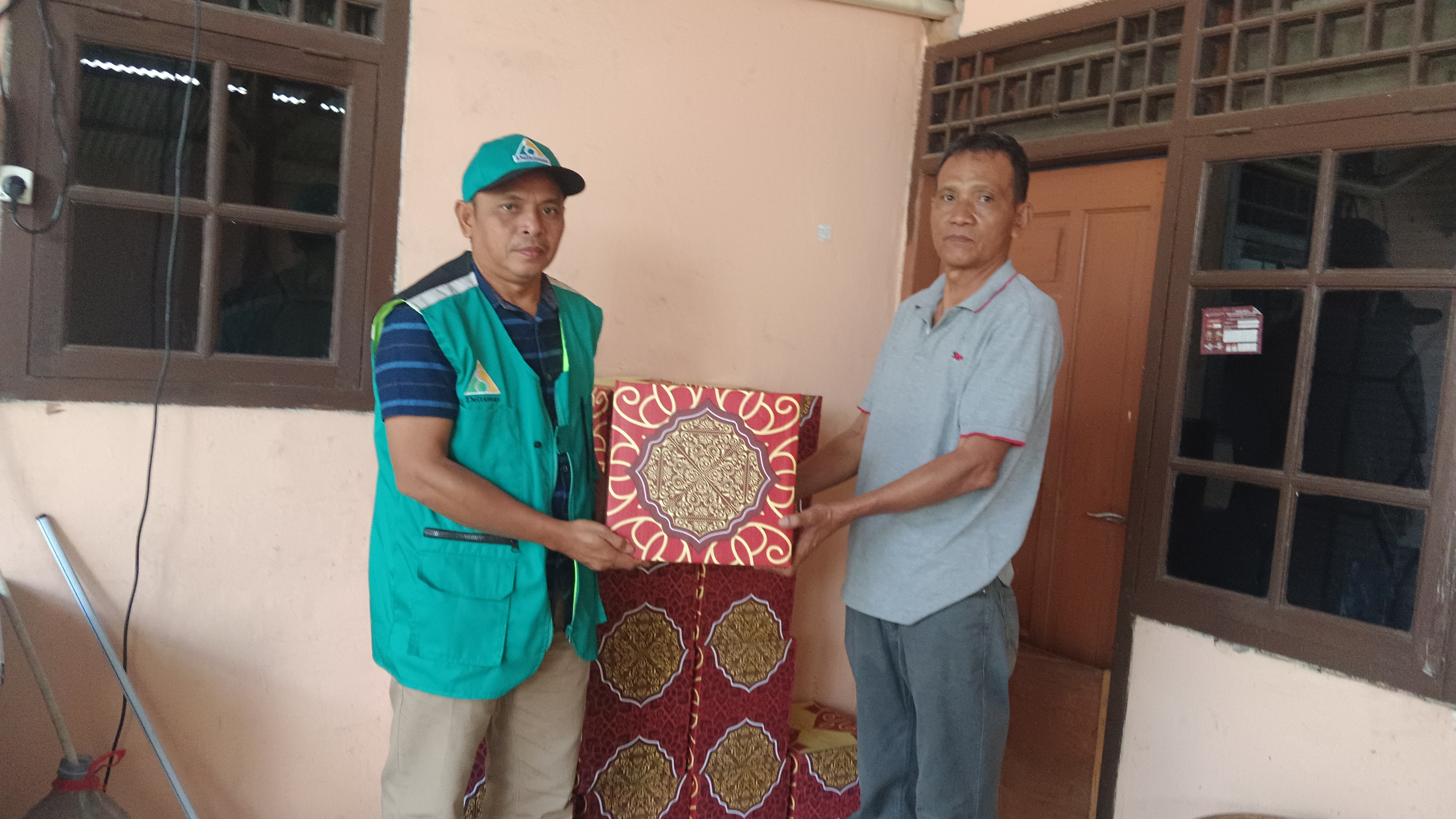 Bantuan paket sembako